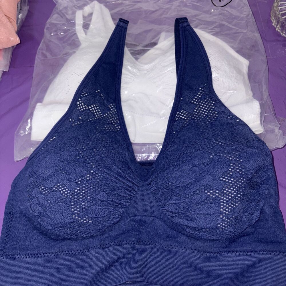 Brand New Rhonda Sheer Bra Size‎ M Set of 2 Blue & White Removable Pads Lace NEW
